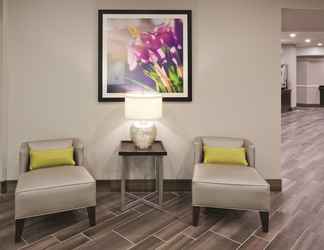 Lobby 2 La Quinta Inn & Suites by Wyndham Minneapolis Bloomington W