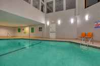 Kolam Renang La Quinta Inn & Suites by Wyndham Minneapolis Bloomington W