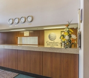 Lobby 3 Comfort Inn & Suites