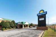 Exterior Days Inn by Wyndham Luray Shenandoah