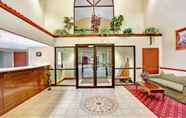 Lobi 3 Days Inn & Suites by Wyndham Louisville SW