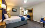 Bedroom 3 Days Inn by Wyndham Warwick North M40