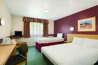 Bedroom Days Inn by Wyndham Sheffield M1