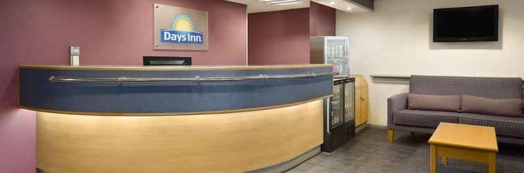 Lobby Days Inn by Wyndham Sheffield M1