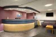 Lobby Days Inn by Wyndham Sheffield M1