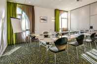 Functional Hall Hotel Littéraire Jules Verne, BW Signature Collection
