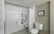 In-room Bathroom 4 Hilton Vancouver Metrotown