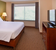 Bedroom 2 Hilton Garden Inn Baltimore/White Marsh