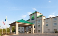 Luar Bangunan 2 Holiday Inn Express Irwin (PA TPK Exit 67), an IHG Hotel