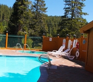 Swimming Pool 4 Truckee Donner Lodge