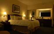 Bedroom 2 Hampton Inn by Hilton Ottawa