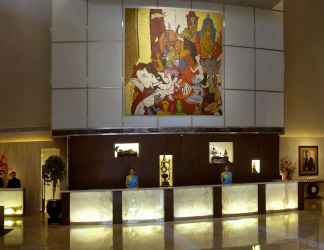 Lobby 2 The LaLiT New Delhi