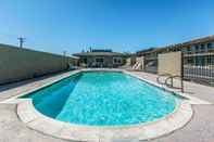 Swimming Pool Rodeway Inn Ontario Airport Mills