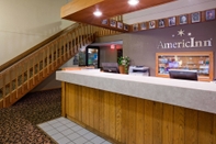 Lobby AmericInn by Wyndham Chippewa Falls