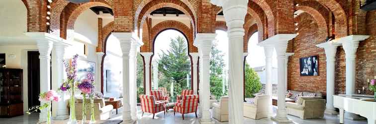 Lobby La Bobadilla, a Royal Hideaway Hotel