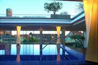 Swimming Pool Hotel Bayerischer Hof