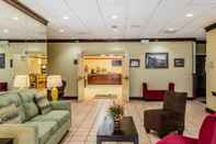 Lobi Quality Inn & Suites