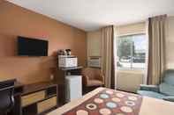 Bedroom Super 8 by Wyndham Carbondale