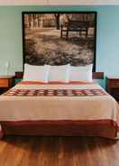 BEDROOM Super 8 by Wyndham Danbury