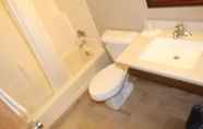 In-room Bathroom 5 Super 8 by Wyndham Michigan City