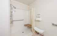 In-room Bathroom 4 Super 8 by Wyndham Jerseyville