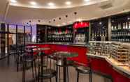 Quầy bar, cafe và phòng lounge 3 Precise House Düsseldorf Airport