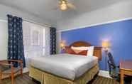 Bedroom 3 Monarch Hotel