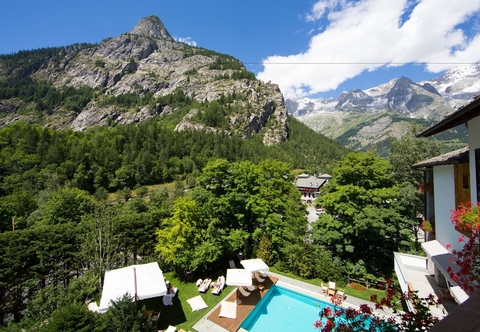 Nearby View and Attractions Gran Baita   Courmayeur Mont Blanc