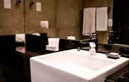 In-room Bathroom 4 Grand Mercure Curitiba Rayon