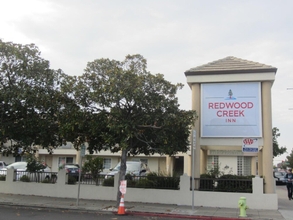 ภายนอกอาคาร 4 Redwood Creek Inn