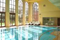 Swimming Pool Stoke Park Country Club Spa and Hotel