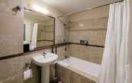 In-room Bathroom 5 Joondalup Resort