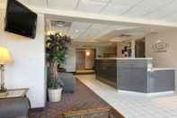 Lobi Microtel Inn and Suites by Wyndham Bloomington MSP Airport