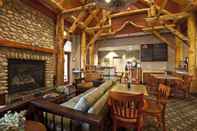 Bar, Cafe and Lounge Trickle Creek Lodge