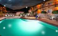 Swimming Pool 6 Days Inn by Wyndham Lebec