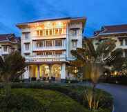 Exterior 6 Raffles Hotel Le Royal