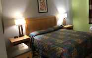 Bedroom 3 Travelodge by Wyndham Winter Haven