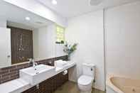 Toilet Kamar Lorne Bay View Motel