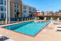Hồ bơi Comfort Inn & Suites La Grange