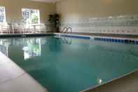Swimming Pool Country Inn & Suites by Radisson, Kalamazoo, MI