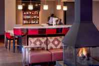 Quầy bar, cafe và phòng lounge Courtyard by Marriott Burlington Williston
