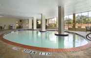 สระว่ายน้ำ 3 Embassy Suites by Hilton Dallas Market Center