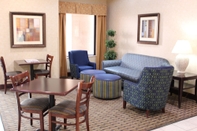 Ruang Umum Holiday Inn Express Kansas City-Liberty, an IHG Hotel