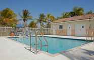 Swimming Pool 4 Extended Stay America Suites Fort Lauderdale Plantation