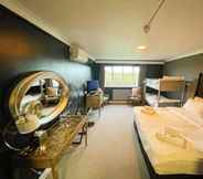 Bilik Tidur 5 Warwickshire Park Hotel