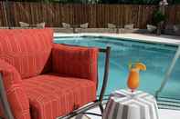 Swimming Pool The Burgess Hotel, Atlanta, a Tribute Portfolio Hotel