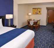 Bedroom 3 Comfort Inn & Suites New Orleans Airport North