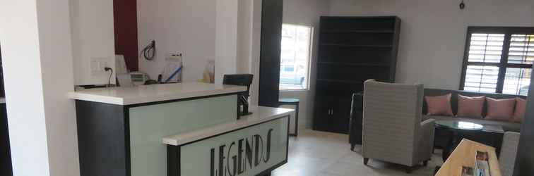 Lobi Legend Hotel Hollywood