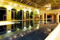 Swimming Pool Stapleford Park Country House Hotel and Sporting Estate