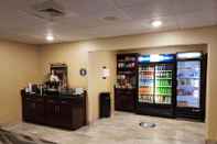 Lobi Cobblestone Inn & Suites Merrill